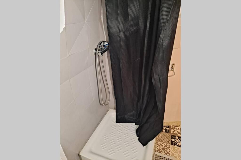Studio A 10 Min A Pied Notre-Dame De La Garde Apartment Marseille Ngoại thất bức ảnh